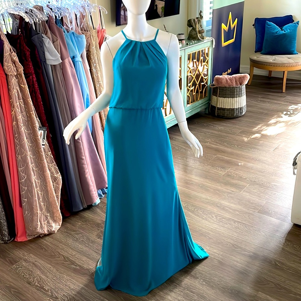 Beautiful new Kanali K Oasis color floor length gown.